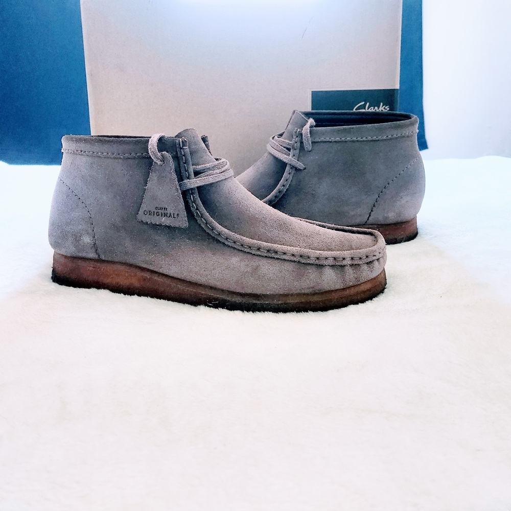 Clarks Men's Gray Suede Shoes